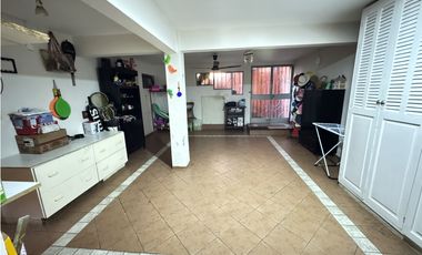 Venta de hermosa casa en calle Malvinas.