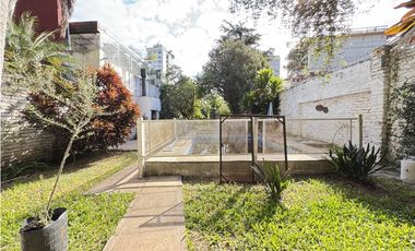 Venta de hermosa casa en calle Malvinas.