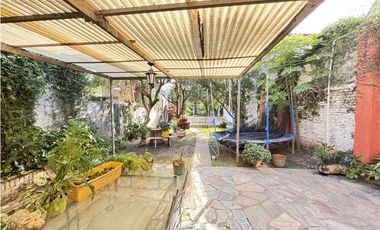 Venta de hermosa casa en calle Malvinas.