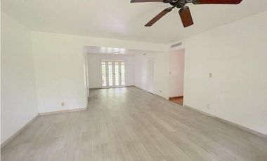 Apartamento En Alquiler En Clayton PH Edificio 658