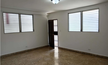 VIA BRASIL / CASA DE DOS NIVELES / RESIDENCIAL O COMERCIAL / 800M