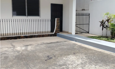 VIA BRASIL / CASA DE DOS NIVELES / RESIDENCIAL O COMERCIAL / 800M