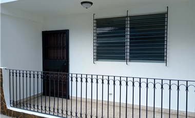 VIA BRASIL / CASA DE DOS NIVELES / RESIDENCIAL O COMERCIAL / 800M