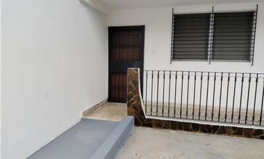 VIA BRASIL / CASA DE DOS NIVELES / RESIDENCIAL O COMERCIAL / 800M