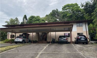 Apartamento en Alquiler en Clayton