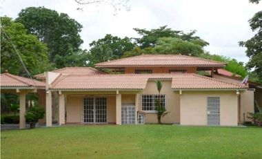 VENDO CASA EN CHAME COLONSITO 400MTS DE CONTRUIDA Y DE TERRENO 24.500M