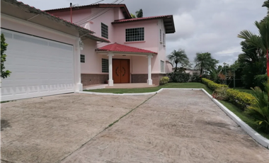 VILLA LUCRE / LAS PALMERAS / 706M / PISCINA / DOS NIVELES