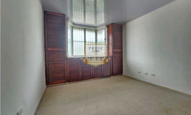 SE VENDE CASA EN VILLA LUCE CON AMPLIO ESTACIONAMIENTO