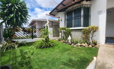 SE VENDE CASA EN VILLA LUCE CON AMPLIO ESTACIONAMIENTO