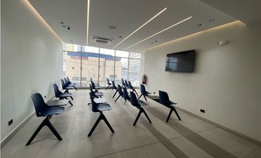SE VENDE LOCAL EN PARK SQUARE MEDICAL CENTER
