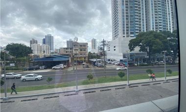 SE VENDE LOCAL EN PARK SQUARE MEDICAL CENTER