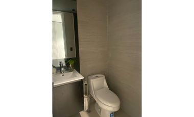 SE VENDE LOCAL EN PARK SQUARE MEDICAL CENTER