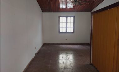 VILLA DE LAS FUENTES / 274M / TRES NIVELES / BALCON