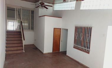 VILLA DE LAS FUENTES / 274M / TRES NIVELES / BALCON
