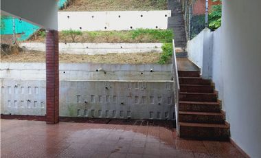 VILLA DE LAS FUENTES / 274M / TRES NIVELES / BALCON
