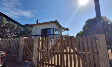 A LA VENTA CASA + CABAÑA CON ESPECTACULAR VISTA AL MAR