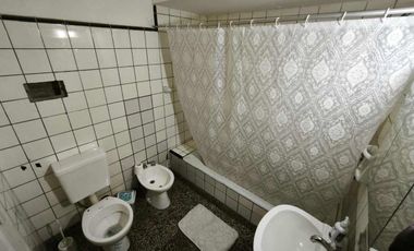 Venta Casa + Departamento Centro De Lujan