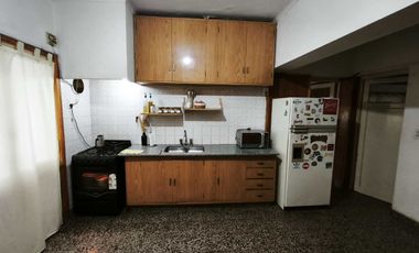 Venta Casa + Departamento Centro De Lujan
