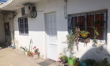 LOTE CON CASA Y 4 DPTOS ING BUDGE