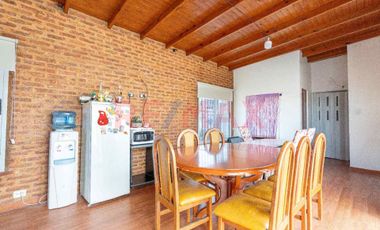 VENTA CASA 5 AMBIENTES AVELLANEDA