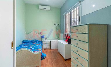 VENTA CASA 5 AMBIENTES AVELLANEDA