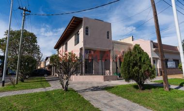 VENTA CASA 5 AMBIENTES AVELLANEDA