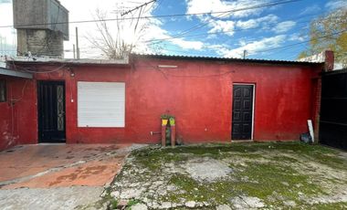 VENTA CASA CON COCHERA QUILMES OESTE OPORTUNIDAD