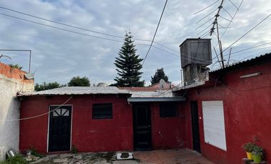 VENTA CASA CON COCHERA QUILMES OESTE OPORTUNIDAD