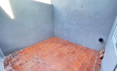 Casa PH en venta en Lanus Oeste