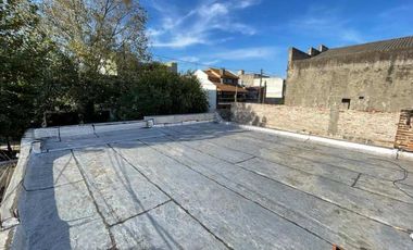 Casa PH en venta en Lanus Oeste