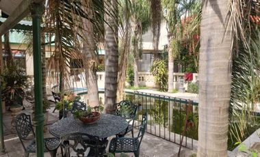 Casa de Dos Plantas con Potencial de Modificación