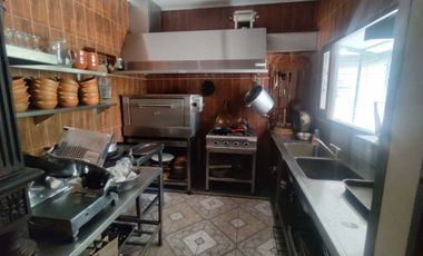 Casa de Dos Plantas con Potencial de Modificación