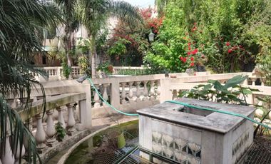 Casa de Dos Plantas con Potencial de Modificación
