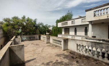 Casa de Dos Plantas con Potencial de Modificación