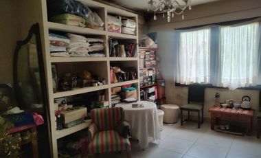 Casa de Dos Plantas con Potencial de Modificación