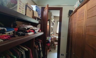 Casa de Dos Plantas con Potencial de Modificación