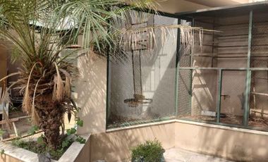 Casa de Dos Plantas con Potencial de Modificación