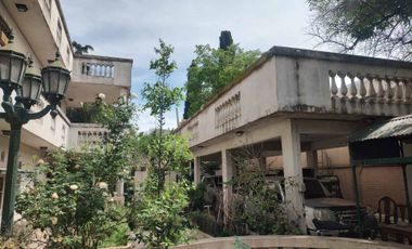 Casa de Dos Plantas con Potencial de Modificación