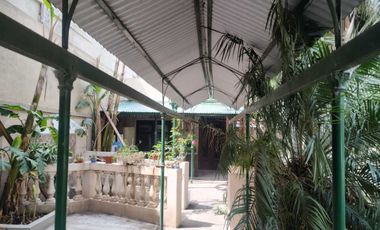 Casa de Dos Plantas con Potencial de Modificación