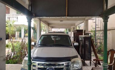 Casa de Dos Plantas con Potencial de Modificación