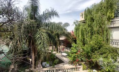 Casa de Dos Plantas con Potencial de Modificación