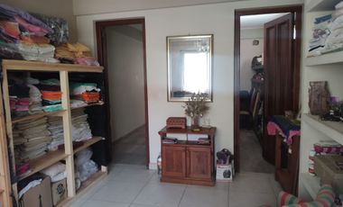 Casa de Dos Plantas con Potencial de Modificación