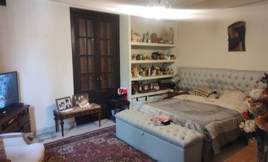 Casa de Dos Plantas con Potencial de Modificación