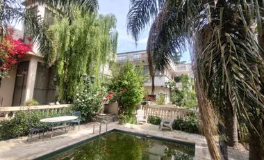 Casa de Dos Plantas con Potencial de Modificación