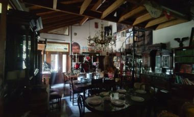 Casa de Dos Plantas con Potencial de Modificación