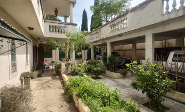 Casa de Dos Plantas con Potencial de Modificación