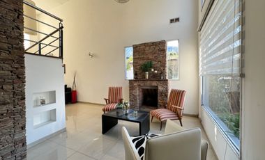 CASA EN VENTA 5 /AMB HARAS MARIA VICTORIA