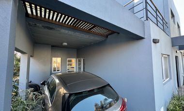 CASA EN VENTA 5 /AMB HARAS MARIA VICTORIA