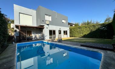 CASA EN VENTA 5 /AMB HARAS MARIA VICTORIA