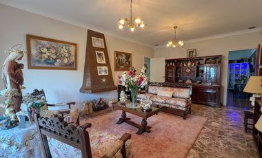 Venta casa 5 ambientes con parque Punta Mogotes